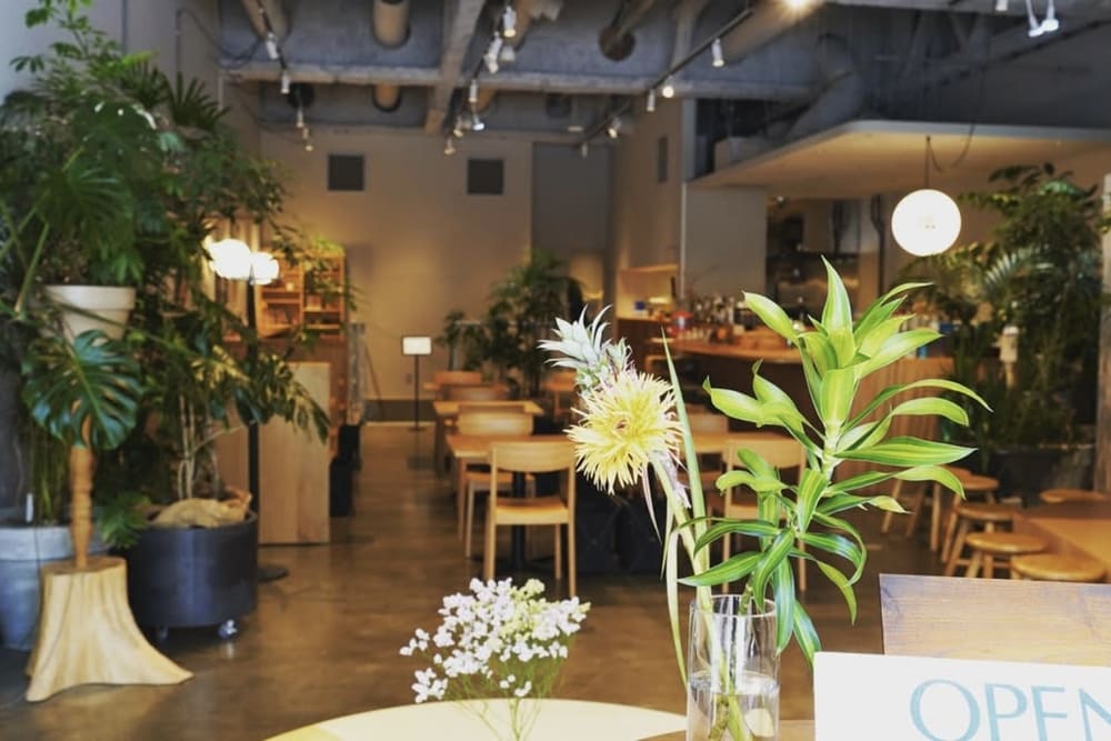 SR COFFEE ROASTER & BAR（エスアール コーヒーロースター＆バー）の写真 1