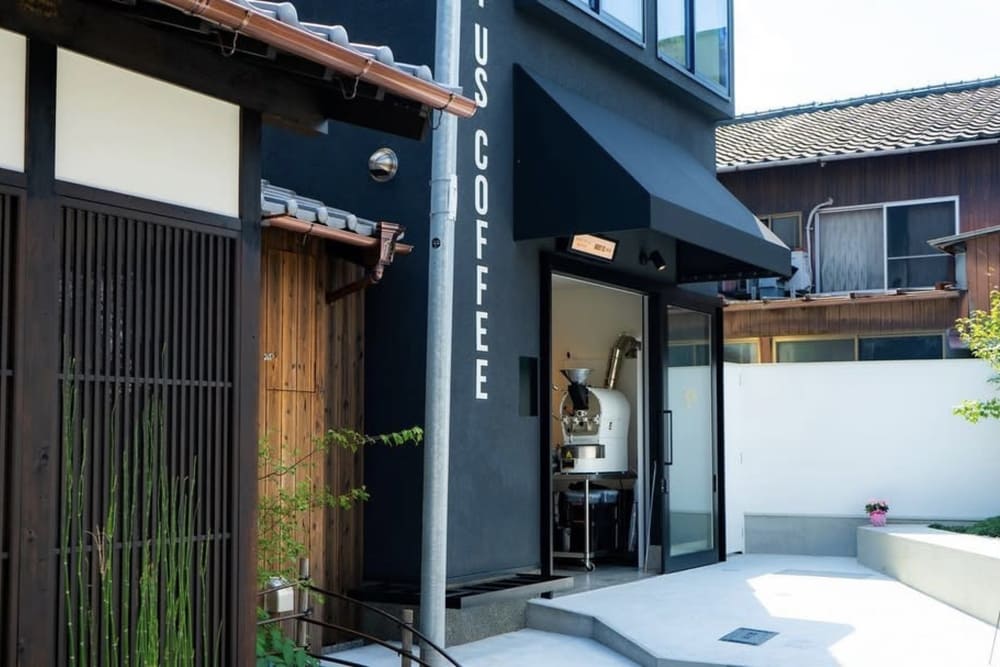 ABOUT US COFFEE 伏見稲荷店（アバウトアスコーヒーフシミイナリテン）